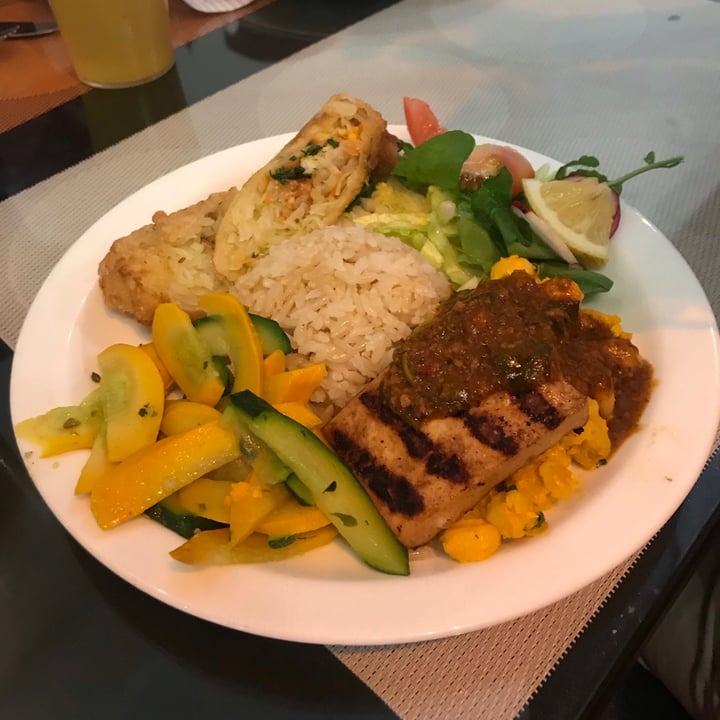 review photo of Mile Time Lunch del Día shared by @sabinefalconi on 17 May 2020 - review