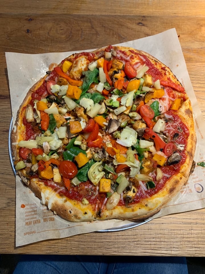 photo of Blaze Pizza Blaze Build Your Own Vegan Pizza shared by @veghui on  14 Feb 2020 - review
