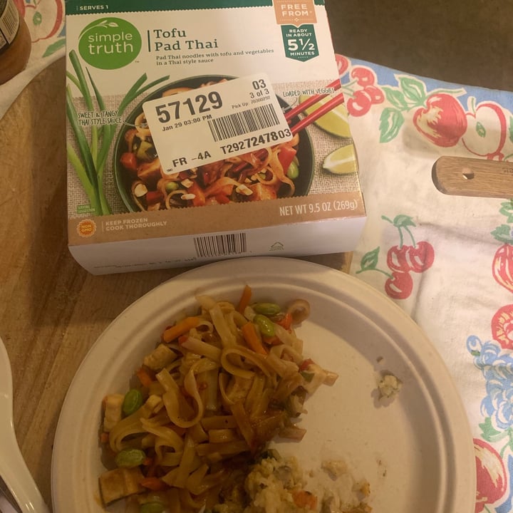 photo of Simple Truth Tofu Pad Thai shared by @bananarosie on  04 Feb 2021 - review