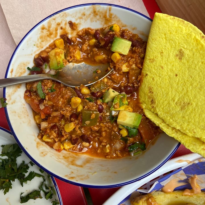 photo of Montana Shop Porto Hardcore Chili shared by @vegainz12 on  20 Sep 2021 - review