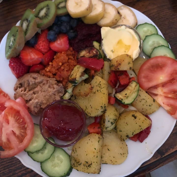 photo of Café Jasmino Das Vegane Frühstück shared by @shuggerlee on  18 Apr 2022 - review