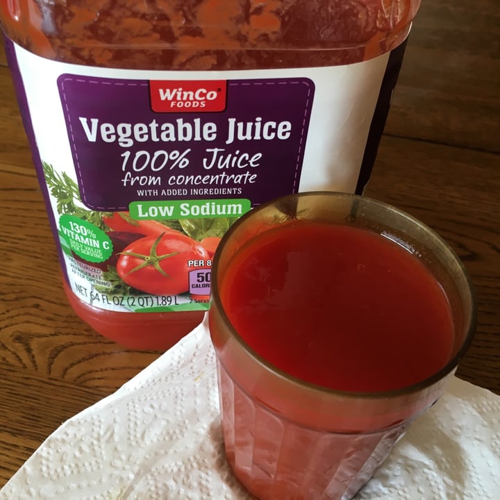 photo of WinCo Foods vegetable juice (100% juice, low sodium) shared by @mrsutahgardener on  01 Oct 2020 - review