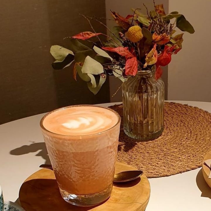 photo of Pumpernickel Artisan Bakery Pink Latte shared by @mamaroach on  07 Sep 2022 - review