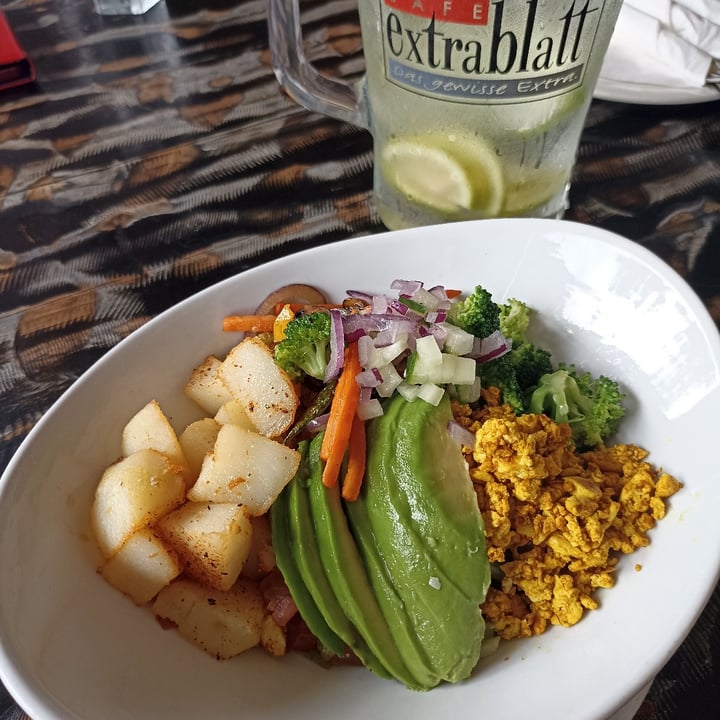 photo of Cafe Extrablatt Vibrant Vegan Bowl shared by @mjahnig on  24 Mar 2022 - review