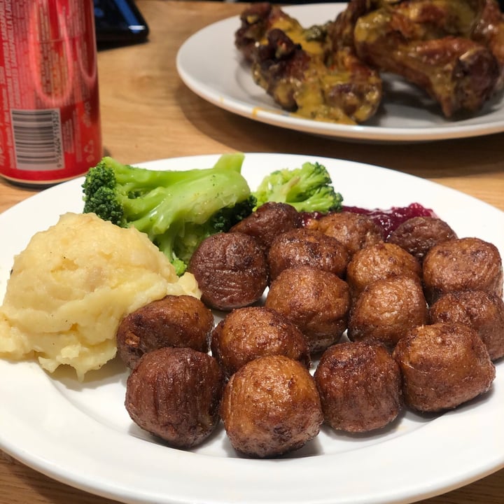 photo of IKEA Alexandra Plant balls with fries (veganised) shared by @belleeats on  07 Nov 2020 - review