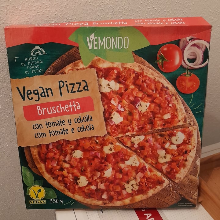 photo of Vemondo  Vegan Pizza Bruschetta shared by @margaridaferreira on  16 Aug 2022 - review