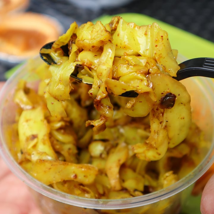 photo of Willowbeez Soulveg Curry Cabbage shared by @lizmaselli on  23 May 2022 - review