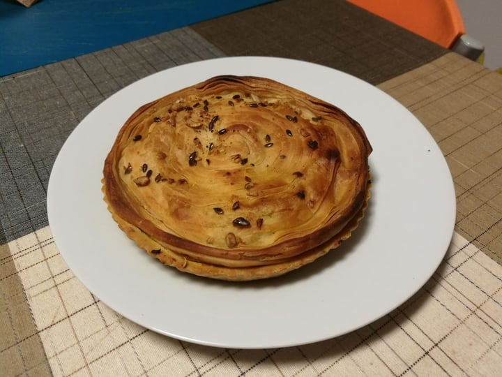 review photo of Confitería MAIQUEZ Pastel de carne shared by @ferlznn on 15 Oct 2019 - review