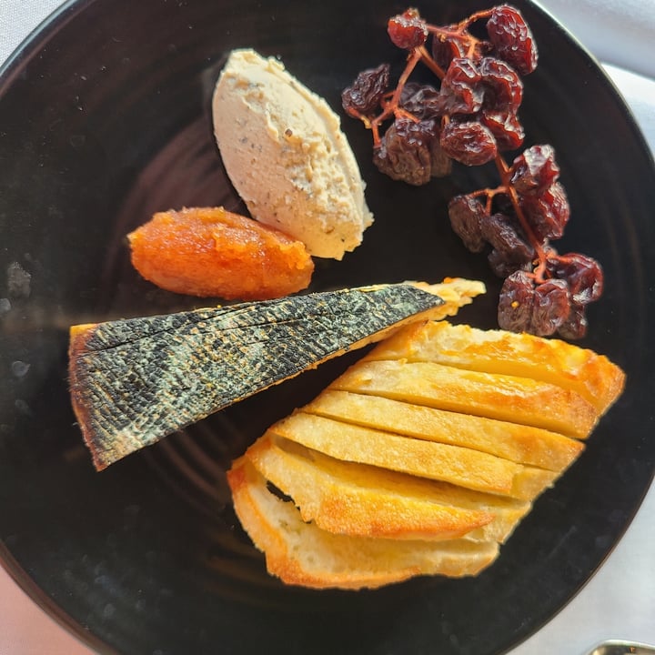photo of Crossroads Kitchen Cheese Plate shared by @norcalvegan on  14 Jul 2021 - review