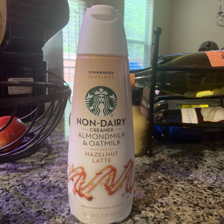 photo of Starbucks Non-Dairy Creamer Hazelnut Latte shared by @knnyjrdn on  20 Jan 2021 - review