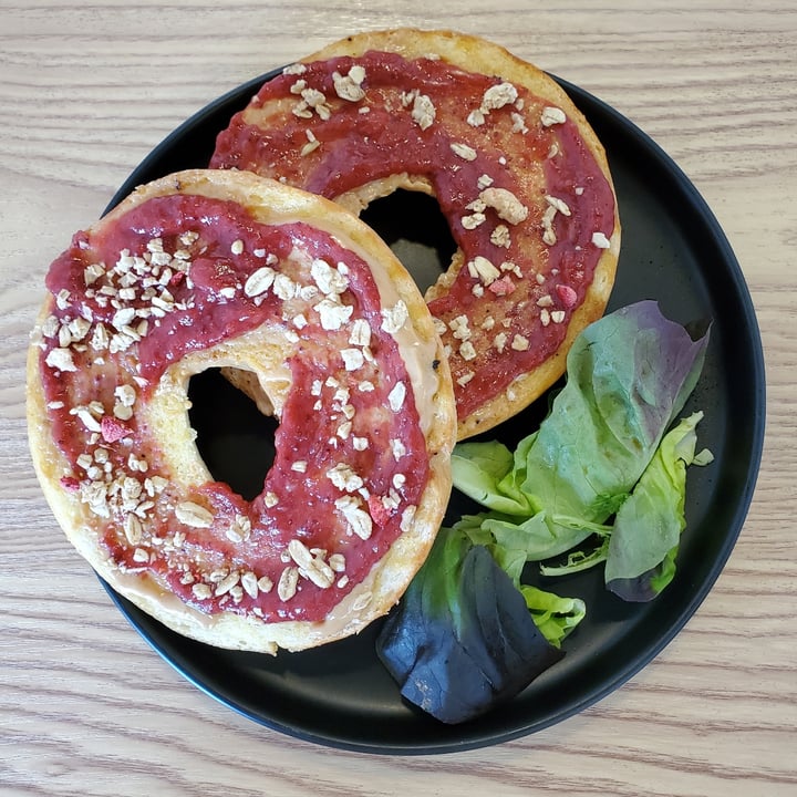 photo of V.W Vegan Cafe Bagel (with Peanut Butter Jelly) shared by @moosewong on  21 May 2021 - review