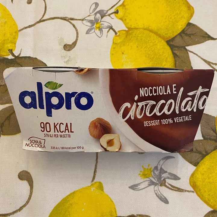 photo of Alpro 2 X Chocolate and hazelnut shared by @pippoarde97 on  16 Jun 2022 - review