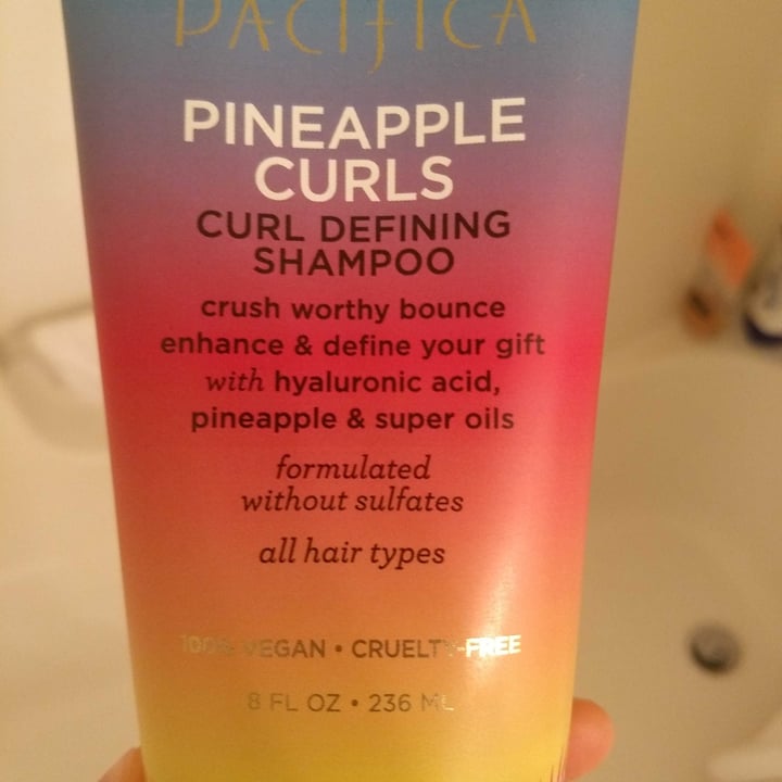 photo of Pacifica Pineapple Curls shared by @jzbreunig on  12 Jun 2020 - review