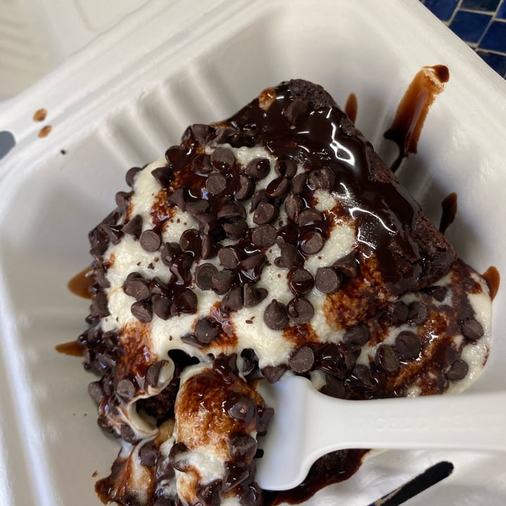 photo of Cinnaholic (Permanently Closed) Thin mint brownie shared by @zoerooster on  06 Feb 2022 - review