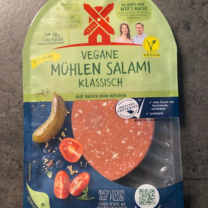 photo of Rügenwalder Mühle Vegane Mühlen Salami shared by @sarahmarias on  18 Aug 2021 - review
