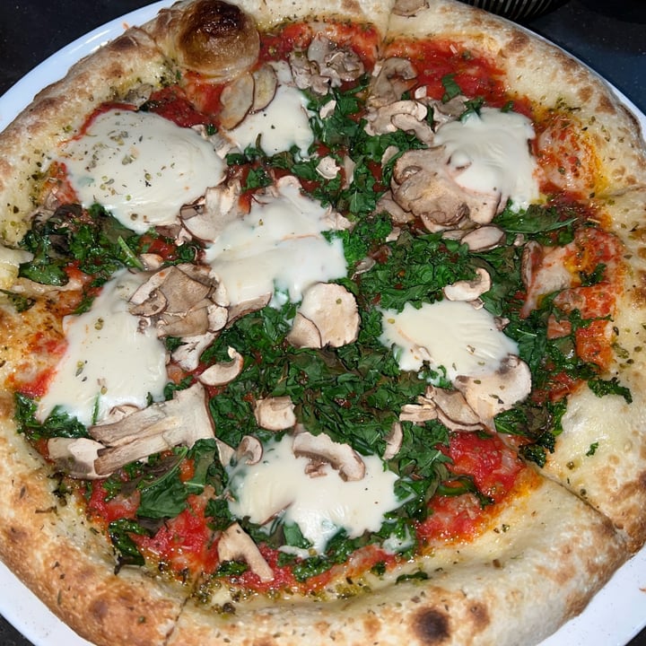 photo of Planta Margherita Pizza shared by @bpan01 on  13 Jun 2022 - review
