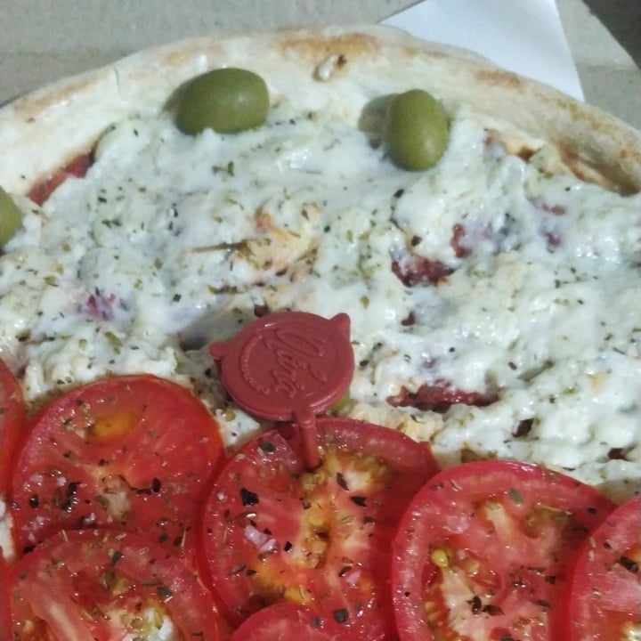 photo of Olivia Empanadas & Pizzas - Ranelagh Muzza Vegana🌱 shared by @macanmw on  19 Dec 2020 - review