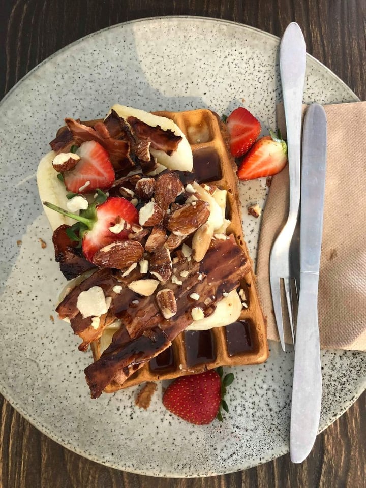 photo of Baked in Byford Waffles with bacon shared by @tarabanken on  09 Feb 2020 - review