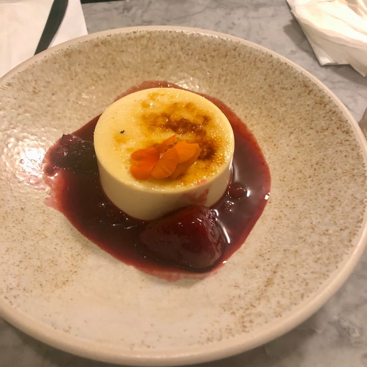 review photo of Mildreds Covent Garden creme brulee shared by @lupo on 01 Nov 2022 - review
