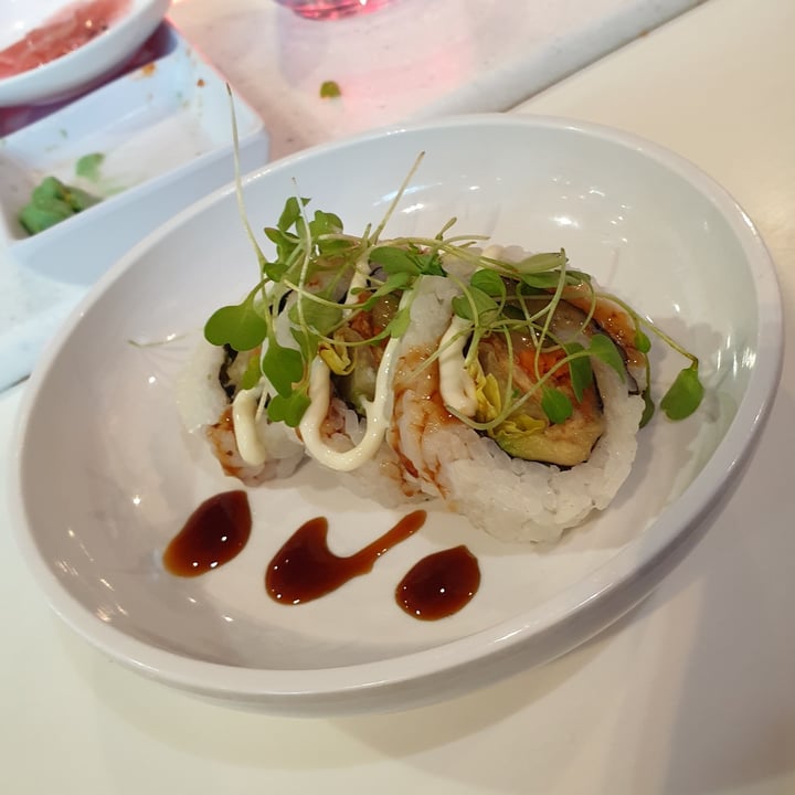photo of YO! Sushi Yasai roll shared by @lydiahawkins on  09 Aug 2021 - review