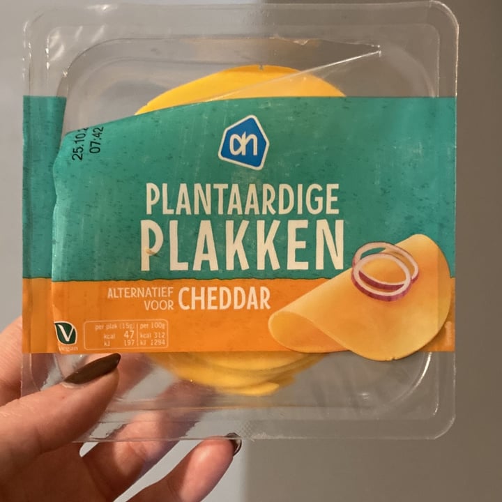 photo of Albert Heijn Plantaardige plakken Cheddar shared by @kirsten309 on  05 Oct 2021 - review