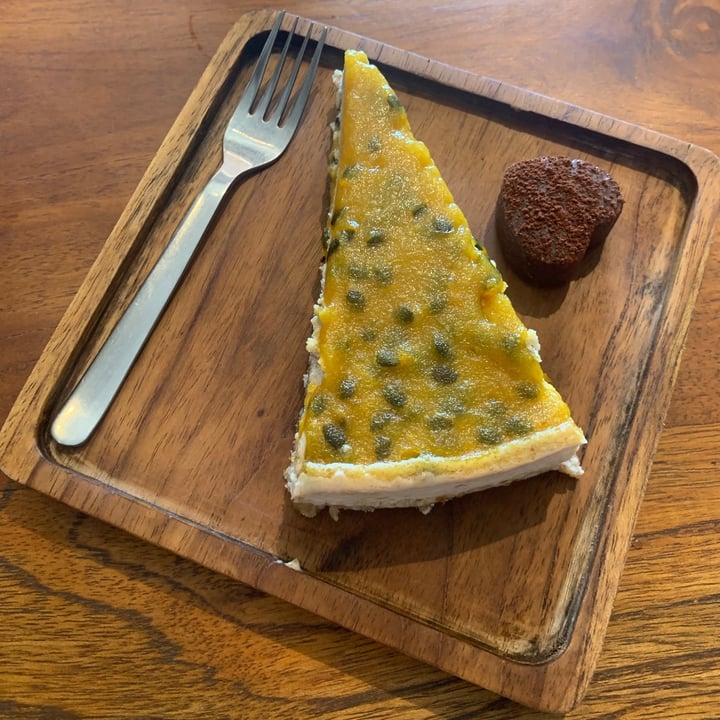 photo of Secret Spot Canggu Passion fruit tart shared by @goldiewanders on  10 May 2021 - review