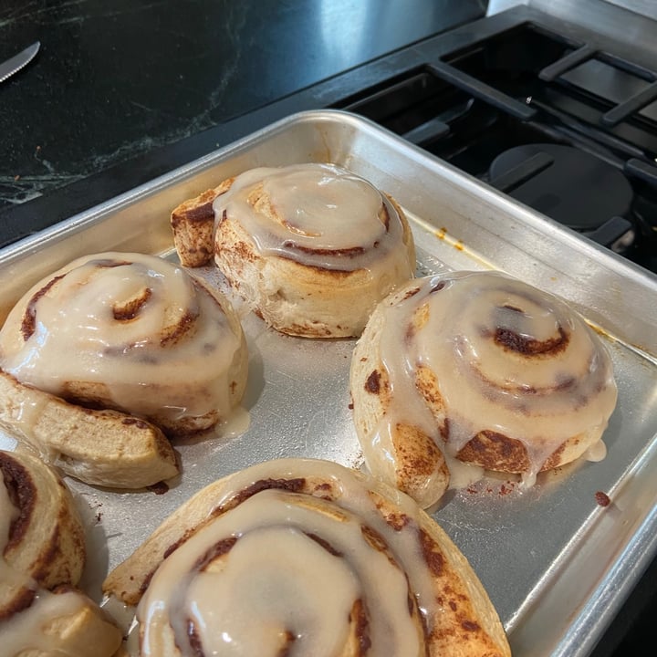 review photo of General Mills Cinnamon Rolls shared by @anginnapa on 29 Apr 2020 - review