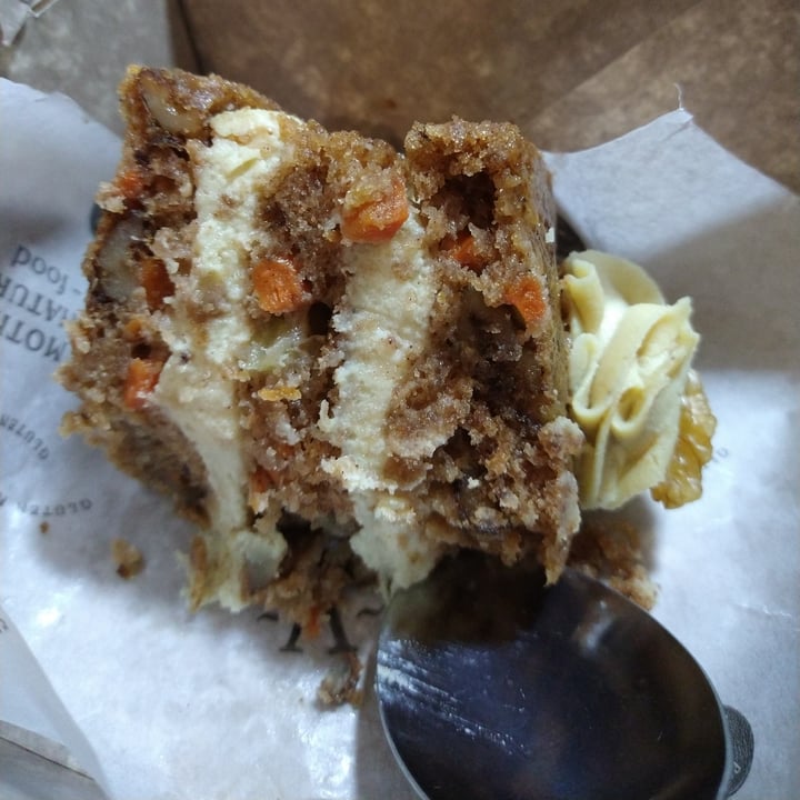 photo of Let it V - Delivery & Take Away Carrot cake shared by @camibrandan on  11 Aug 2022 - review