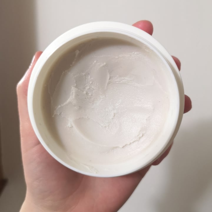 photo of Eleven Australia Dry Shampoo Volume Paste shared by @juliamath on  19 Apr 2021 - review