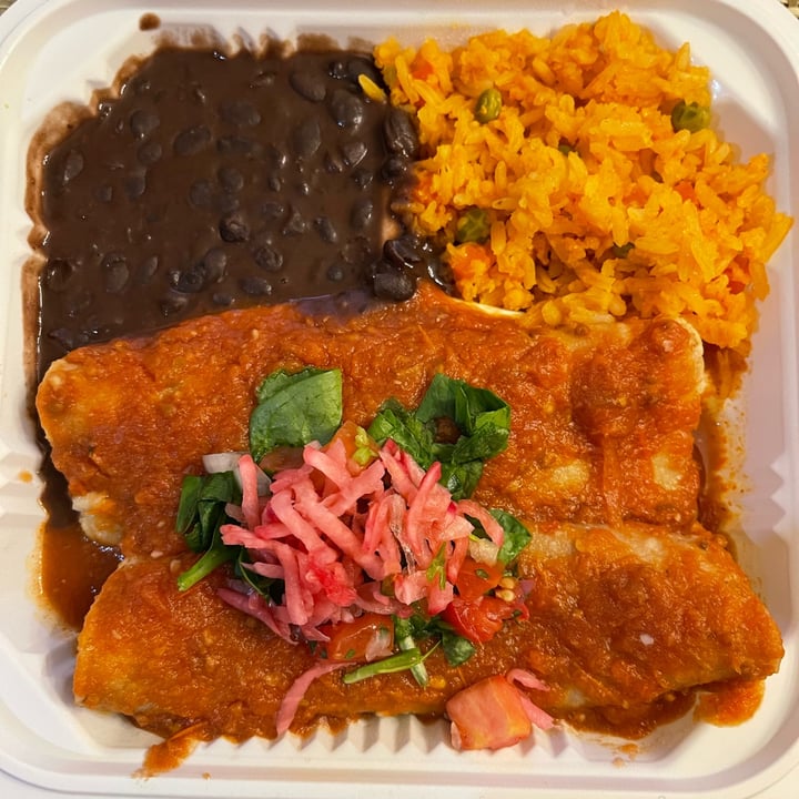 photo of Tamaliza Vegan Enchiladas shared by @lisaohman on  10 Dec 2021 - review