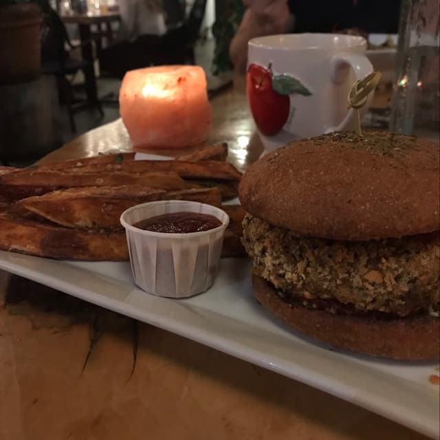 「Chickpea Parmesan Sandwhich」の料理の写真