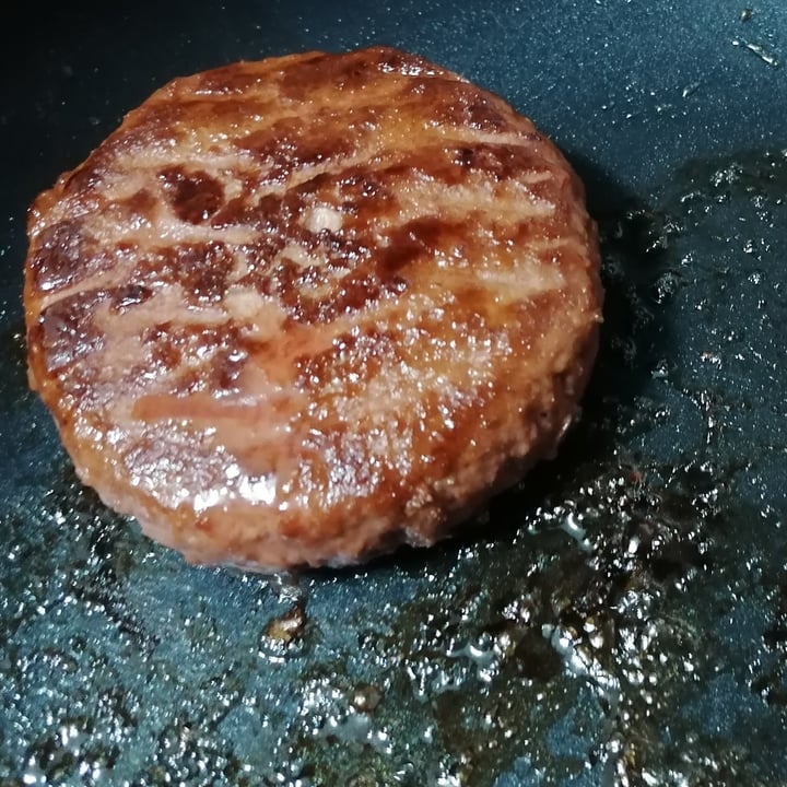 review photo of Heura Burgers Originali shared by @veganoonpics on 27 Dec 2021 - review