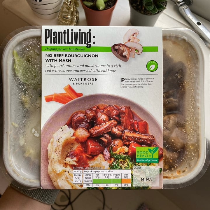 photo of Plant Living no beef bourguignon with mash shared by @laurensplate on  11 Nov 2022 - review