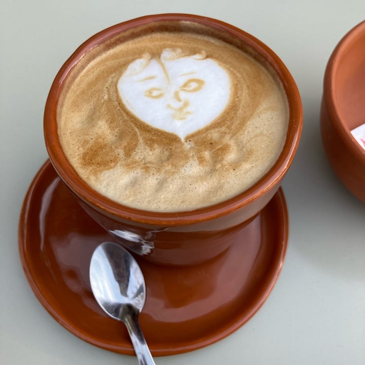 photo of Barro Café Latte con leche de cajú shared by @outofstep on  30 Jun 2022 - review