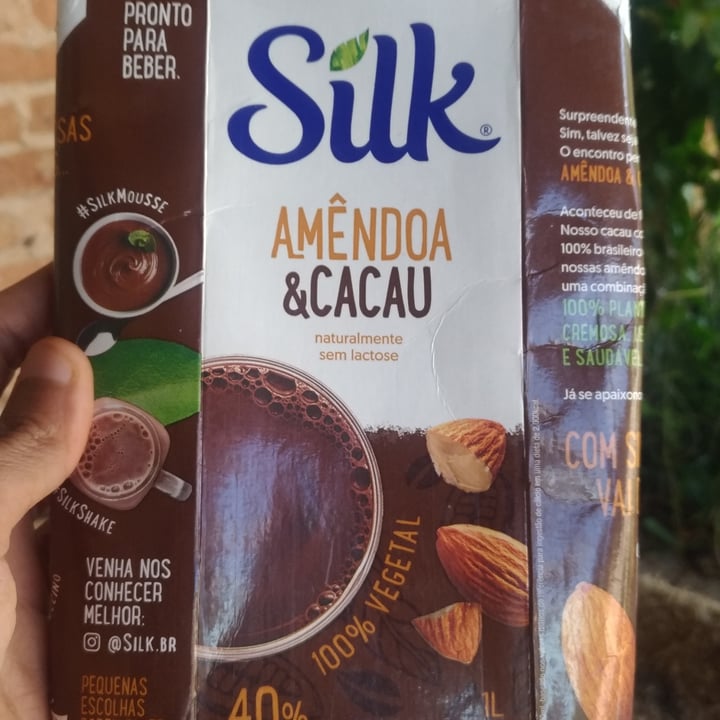 photo of Silk Almendra chocolate shared by @jessilobato on  16 Nov 2021 - review