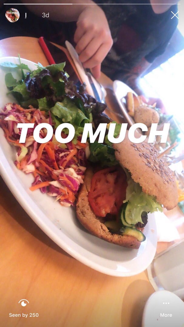 photo of Demetria Buenos Aires Burger de quinoa y yamani shared by @marian001 on  29 Aug 2019 - review