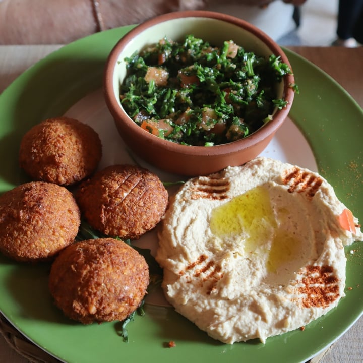 photo of Hommus - Snack Libanese Vegetarian (vegan) Mix shared by @spanish-girl-inmilan on  23 Mar 2022 - review