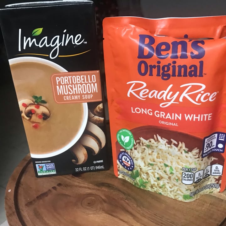 photo of Imagine Foods Creamy Portobello Mushroom Soup shared by @veganlibrarian on  02 Jan 2022 - review