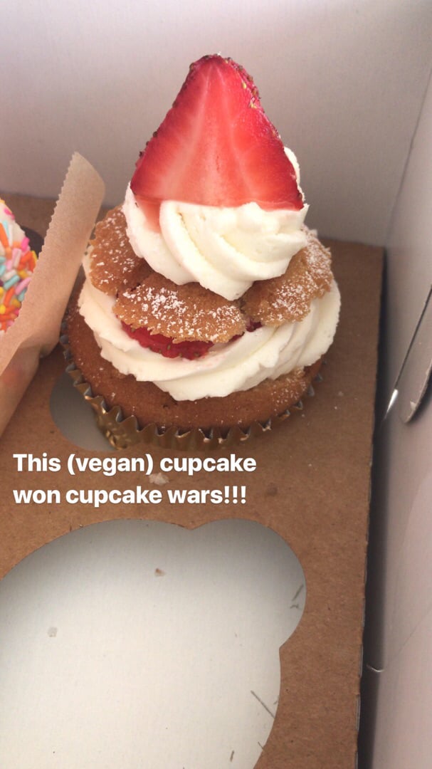 review photo of Chef Chloe and The Vegan Cafe Strawberry Shortcake Cupcake shared by @snehaverma on 07 Aug 2019 - review
