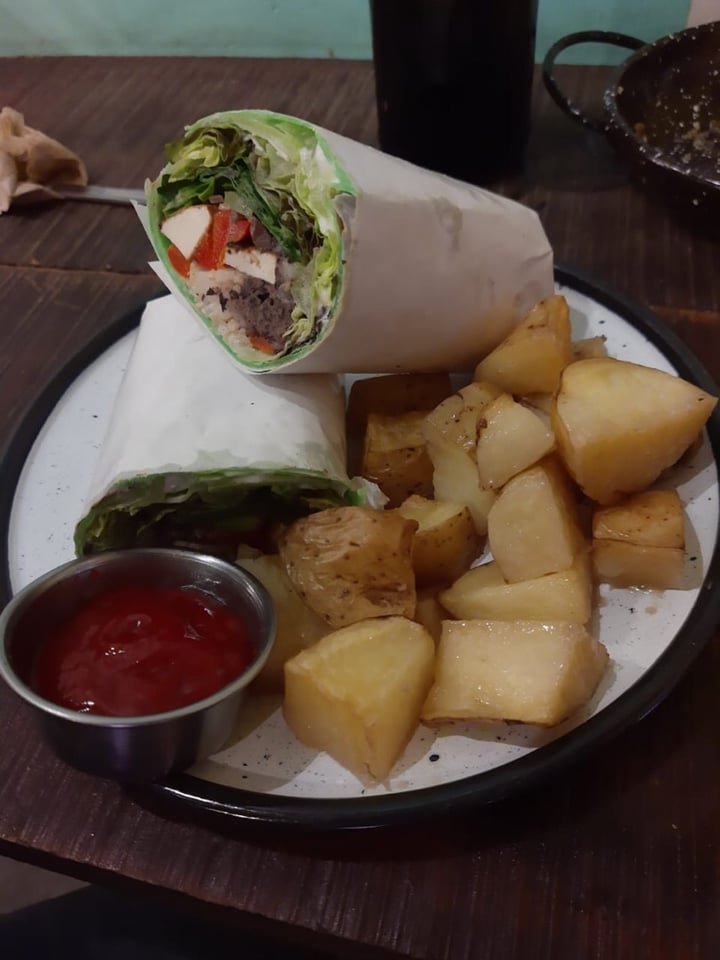 photo of Estilo Veggie Burrito shared by @ivettesos on  01 Mar 2020 - review