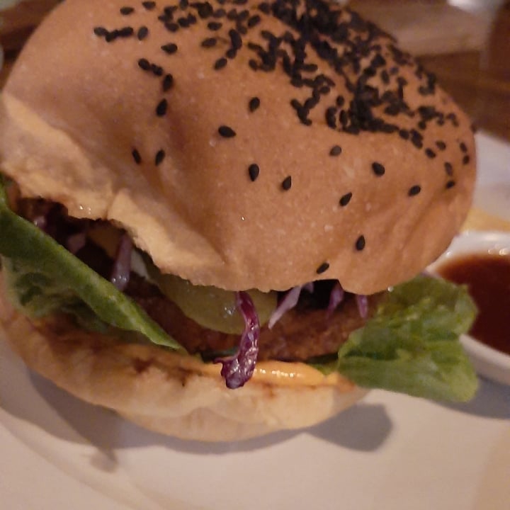 photo of Manggis in Canggu Hmm burger shared by @plantsfeelthough on  27 Mar 2021 - review