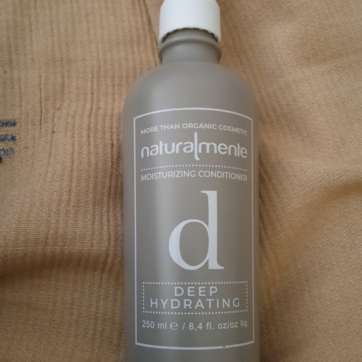 photo of Naturalmente moisturizing conditioner- deep hydrating shared by @blackemma on  20 Oct 2022 - review