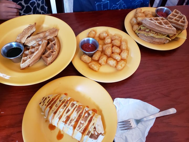 review photo of Kahiau's Bakery and Cafe This cafe is ALL VEGAN and my absolute favorite place to eat shared by @rheba on 19 Sep 2019 - review