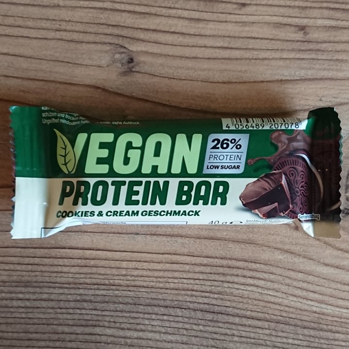 photo of IronMaxx Protein Bar Cookies & Cream shared by @4allthehorses on  05 Apr 2022 - review