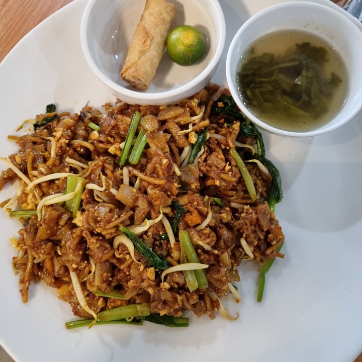 photo of Loving Hut Char Kway Teow shared by @plantbasedlifestyle on  01 May 2022 - review