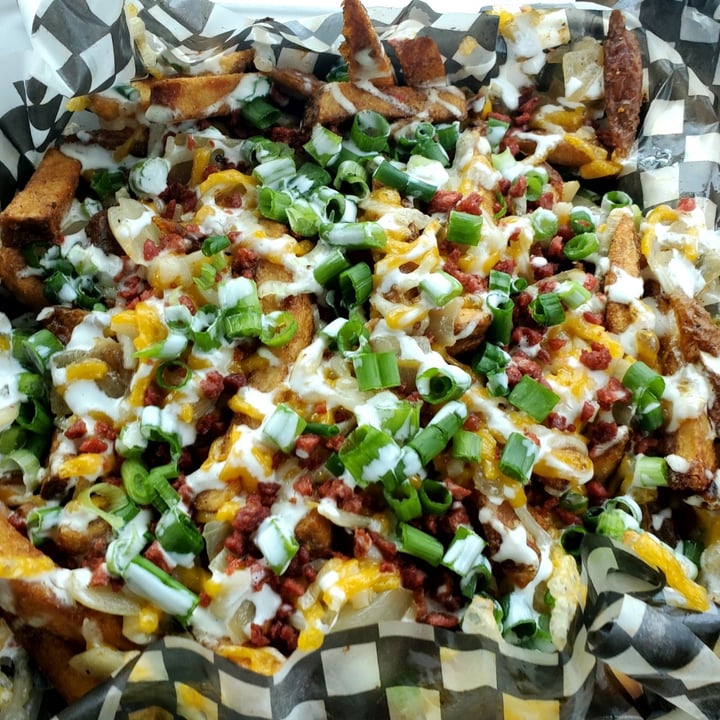 photo of The Hearty Hooligan Loaded Pierogy Fries shared by @whatacuriousnotion on  17 Jun 2022 - review