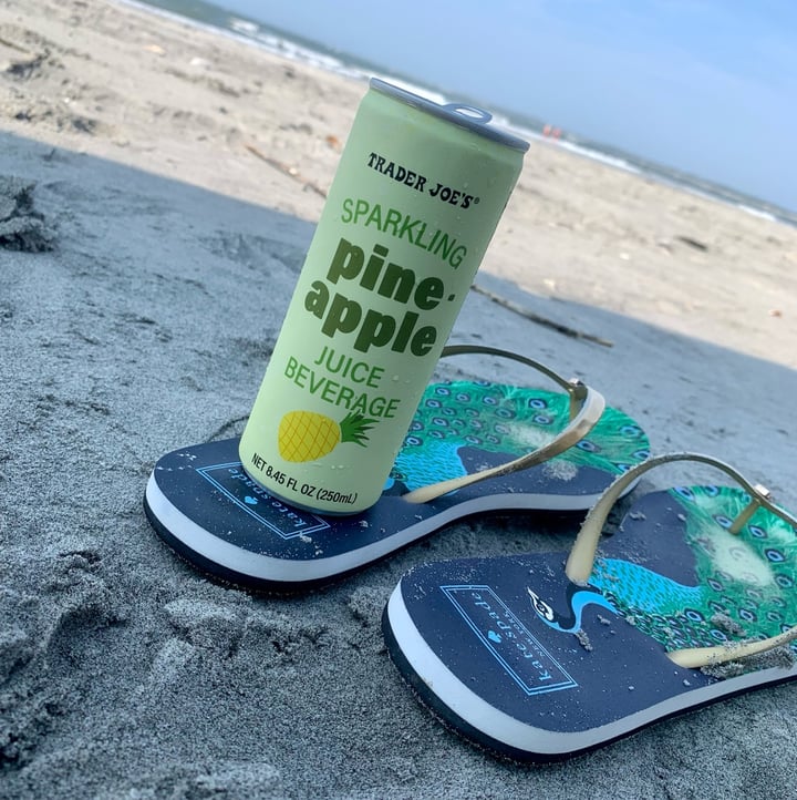 review photo of Trader Joe's Sparkling pineapple juice beverage shared by @vegrunner on 26 May 2022 - review