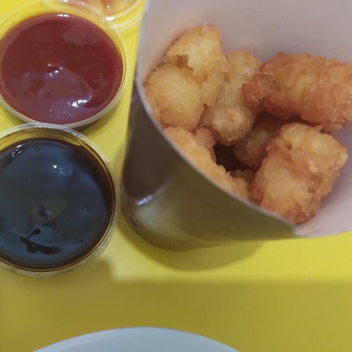 photo of THUNDER VEGAN FOOD Tater tots shared by @cristyglez on  19 Nov 2020 - review