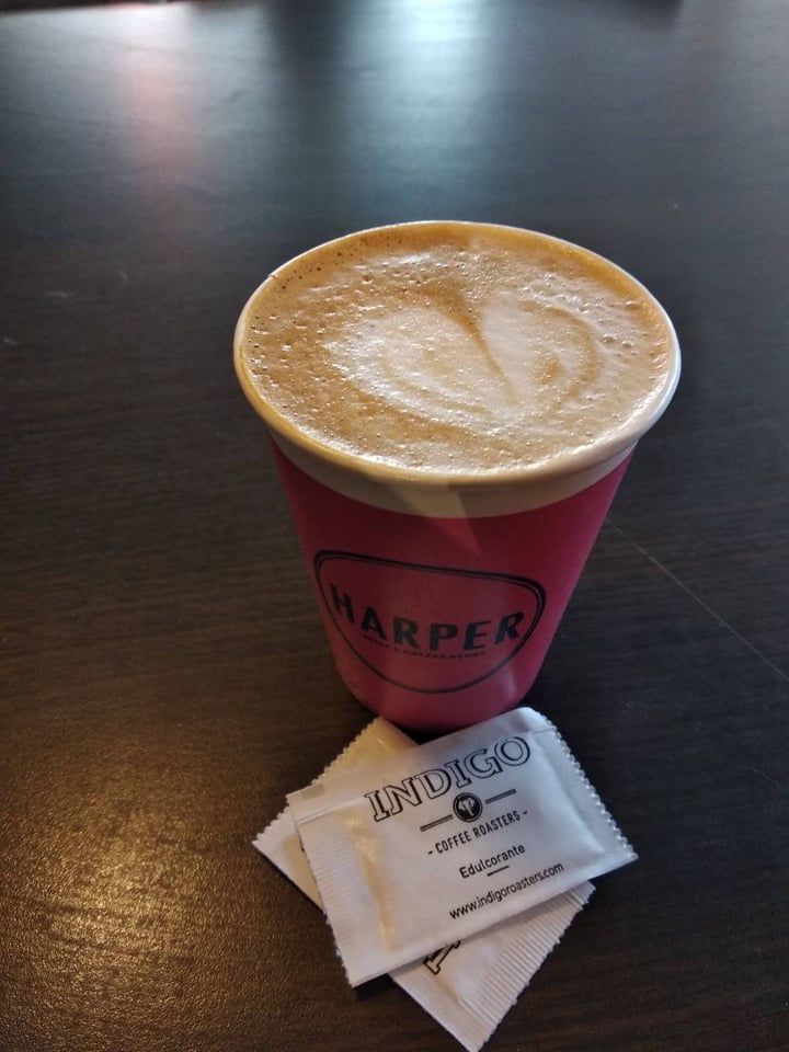 photo of Harper Juice & Coffee Café con leche vegetal shared by @brenduliiii on  05 Aug 2019 - review