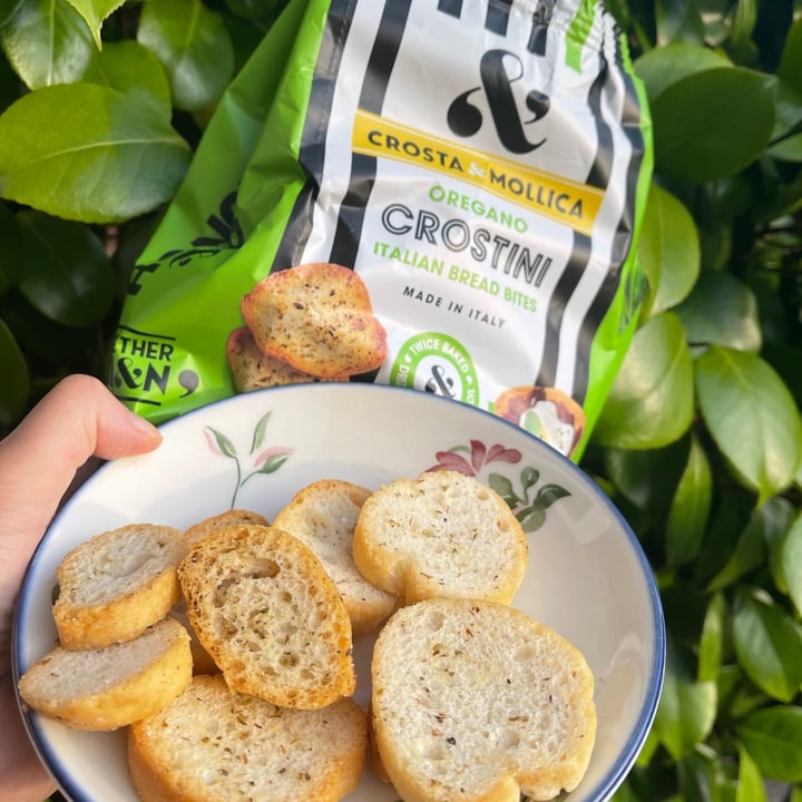 photo of Crosta & Mollica Crostini Italian Bread Bites shared by @familywanderful on  12 Aug 2021 - review